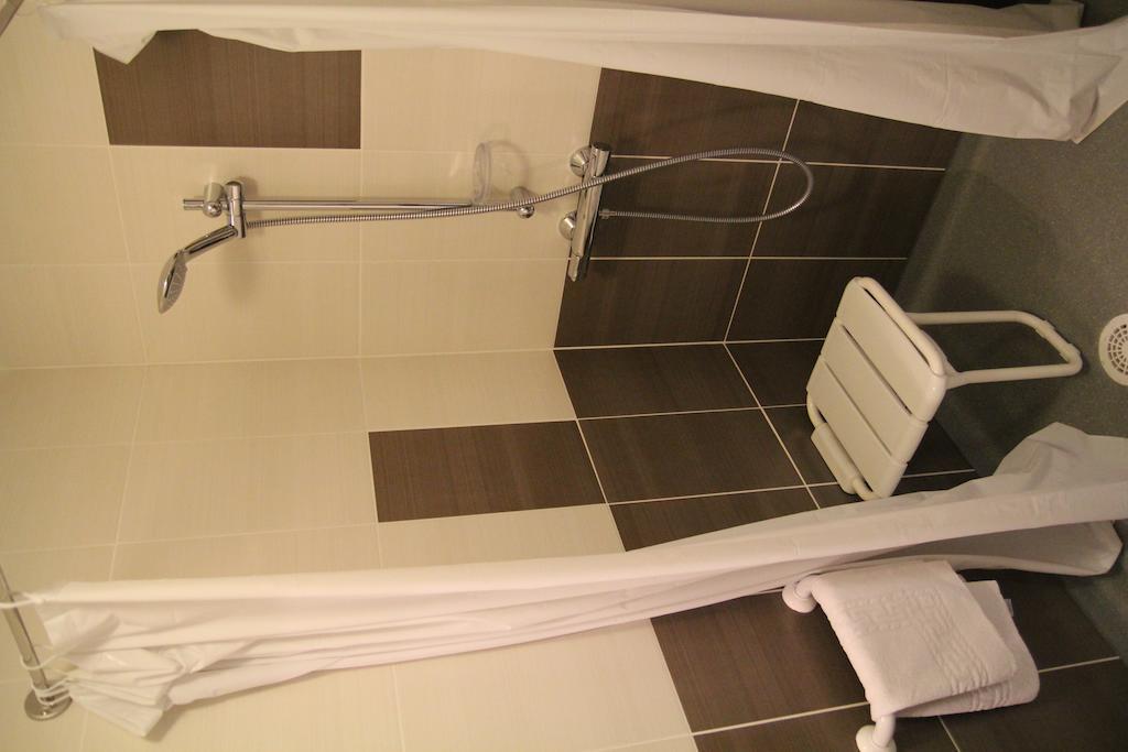 La Madeleine Hotel Saint-Benoit-sur-Loire Ruang foto