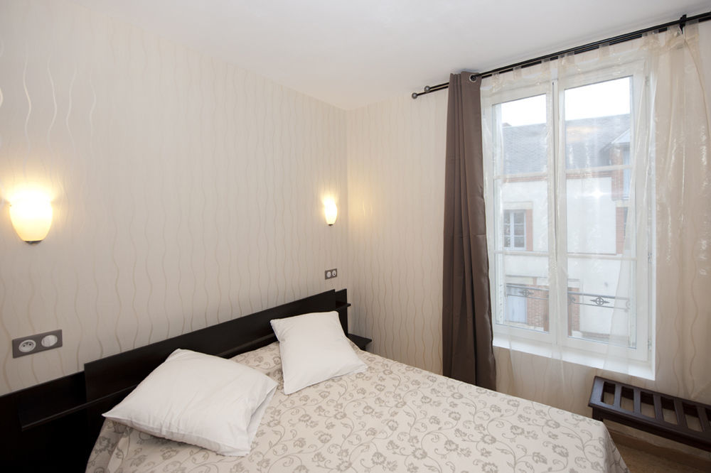 La Madeleine Hotel Saint-Benoit-sur-Loire Bagian luar foto