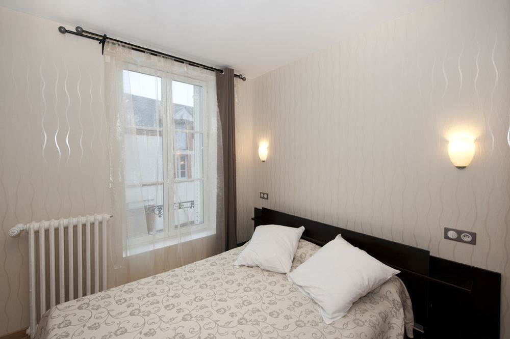La Madeleine Hotel Saint-Benoit-sur-Loire Bagian luar foto